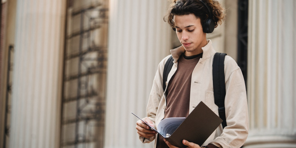 Plain English podcast caters to intermediate level English learners